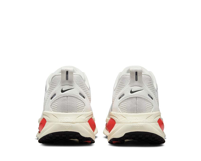 NIKE VOMERO 18 "SIREN RED"
