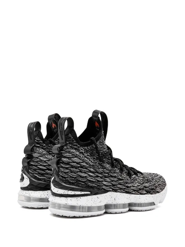 Nike
baskets Lebron XV