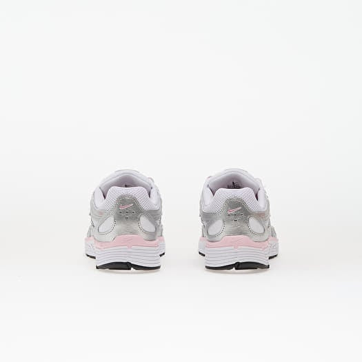 NIKE W P-6000