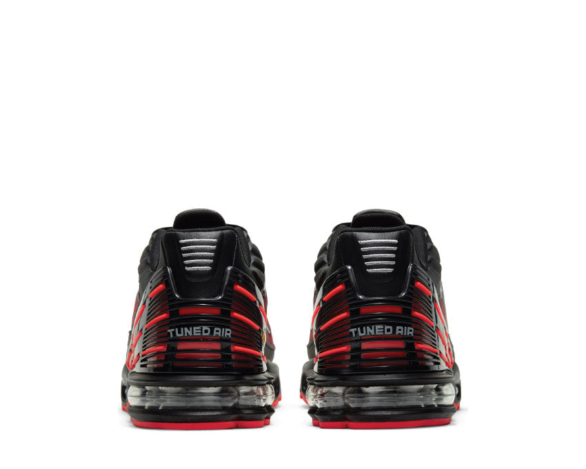 NIKE AIR MAX PLUS III RADIANT RED