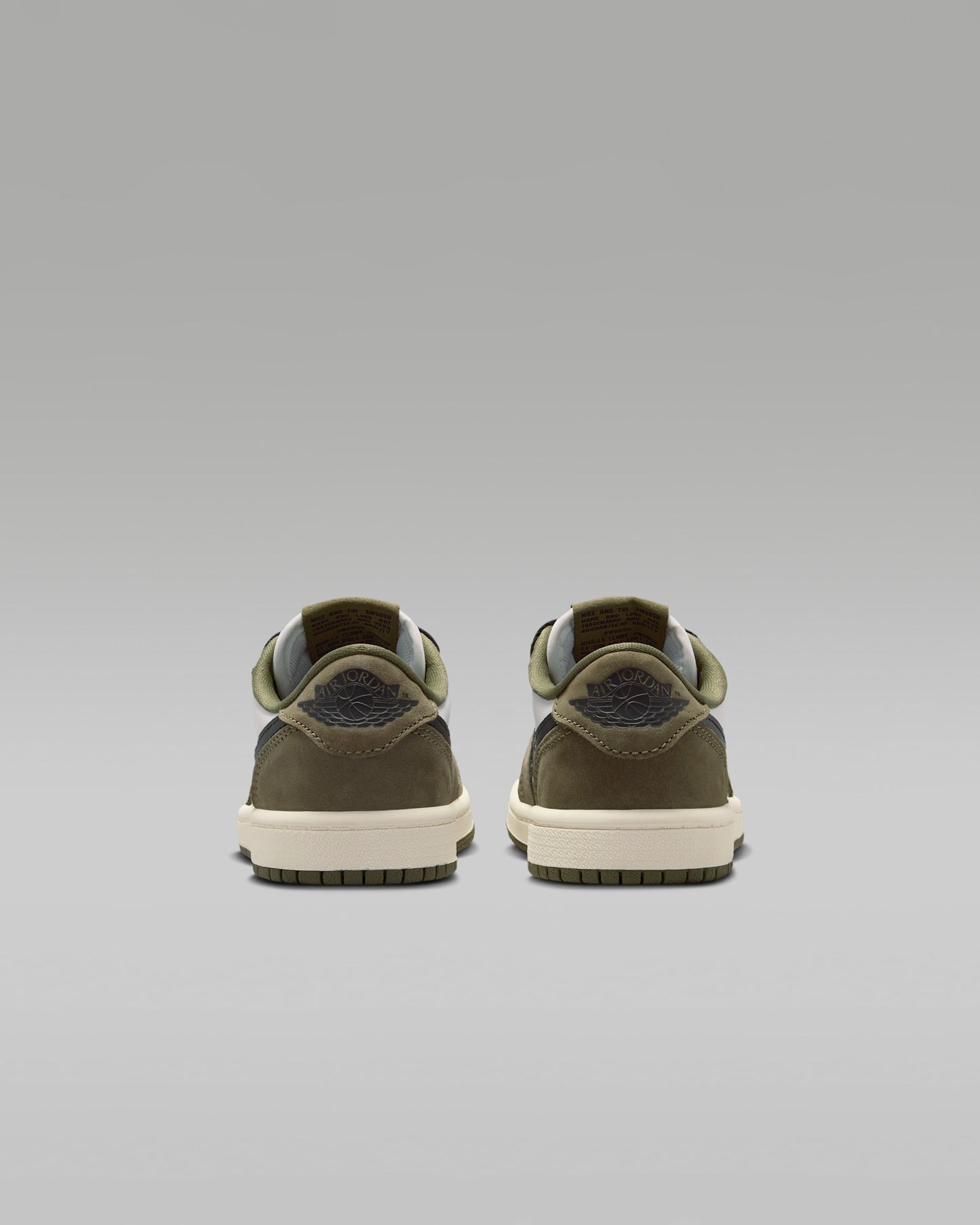 Air Jordan 1 Retro Low « Medium Olive et Blanc sommet »