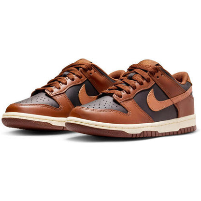 NIKE
DUNK LOW (GS) - Marron