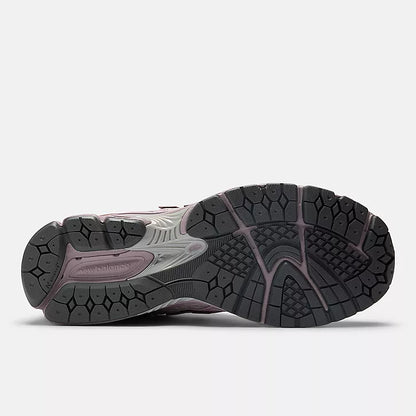 NEW BALANCE
1906W METALLIC PINK