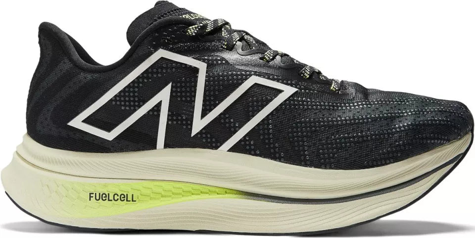 New Balance FuelCell SuperComp Trainer v2