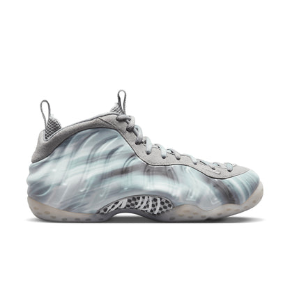 Nike Foamposite One
Tech Grey