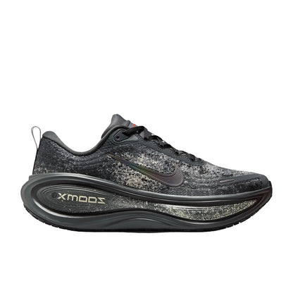 Nike Vomero Plus
Anthracite/Black/Oatmeal/Volt