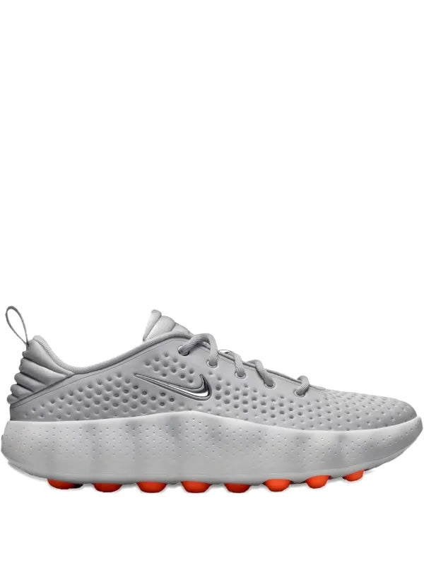 Nike Mind 002 à design perforé