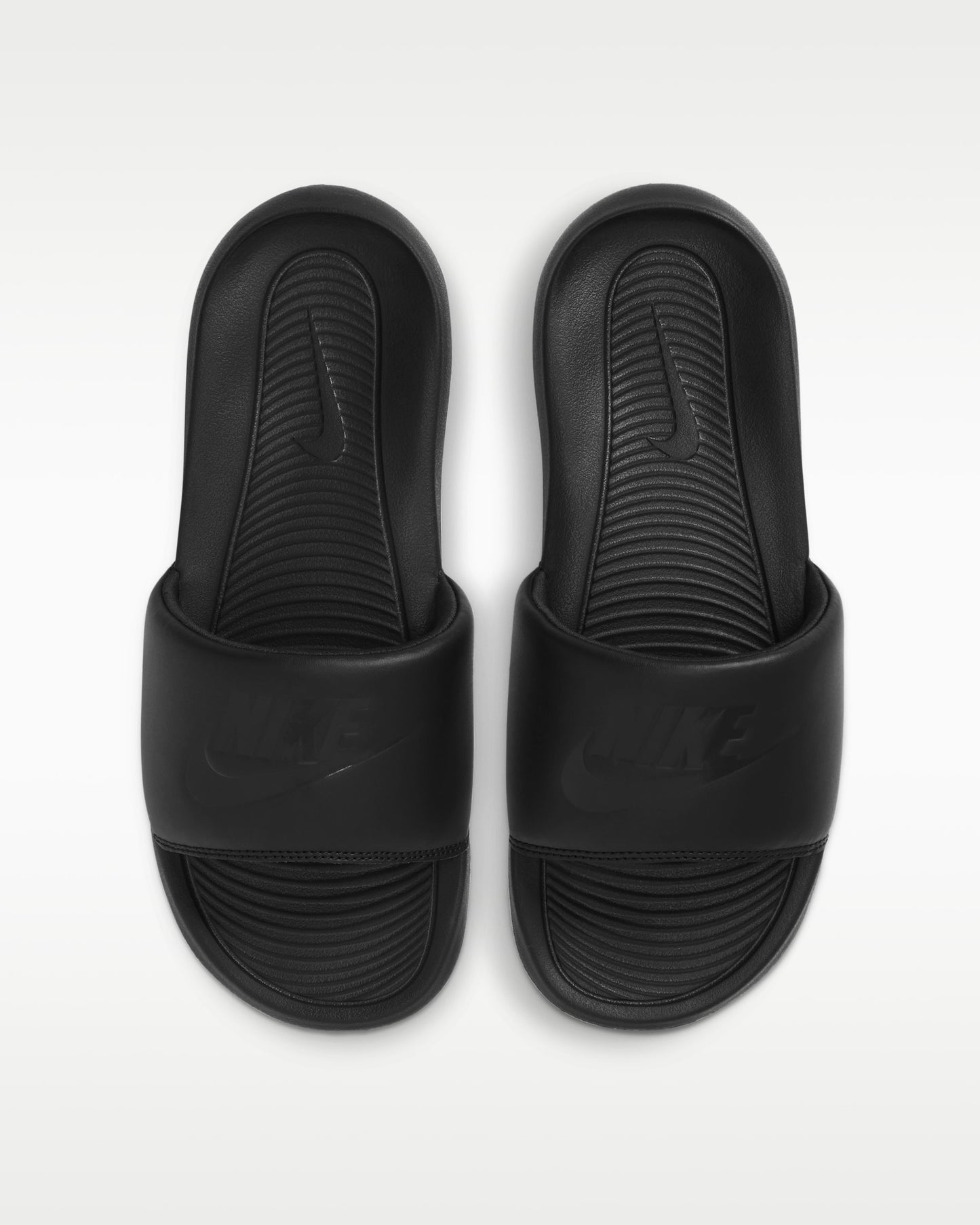 Nike Victori One
Sandales all black