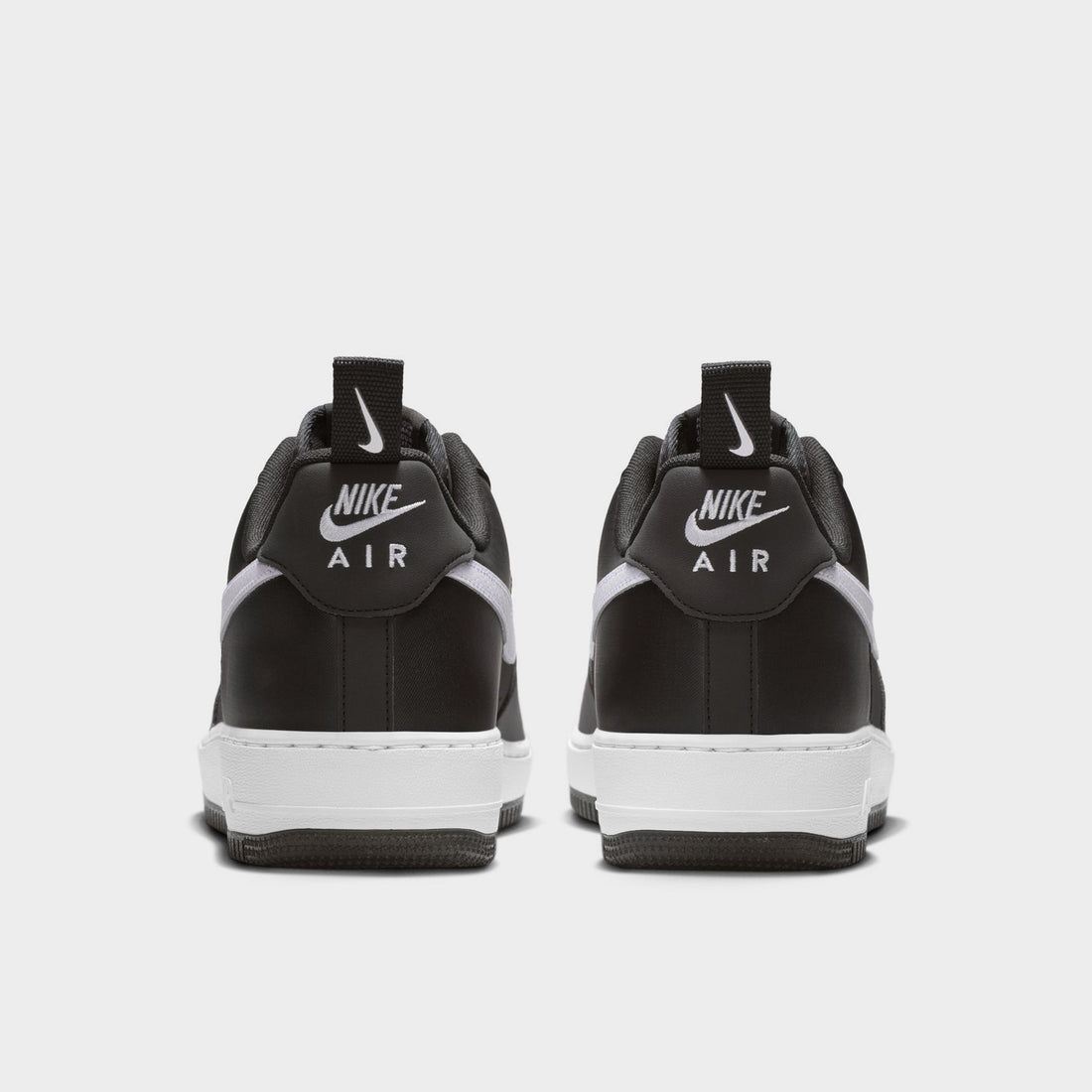 Nike Air Force 1 '07 Tech Ess Noir / Blanc