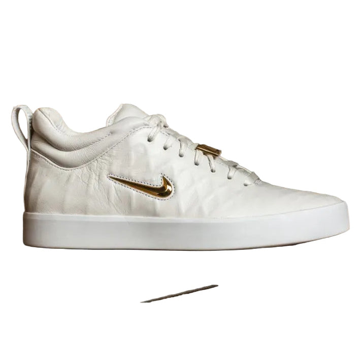NIKE TIEMPO VETTA '17
Ivory/ Metallic Gold-White