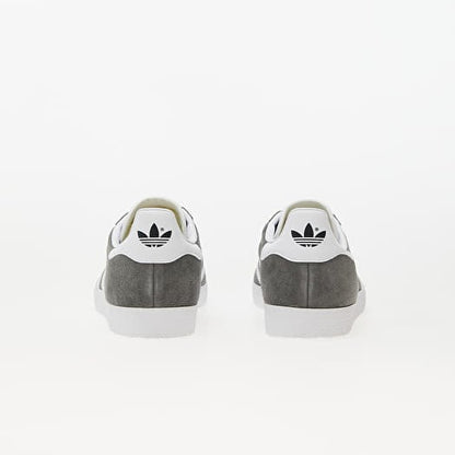 ADIDAS GAZELLE
Solid Grey/ White/ Gold Metallic