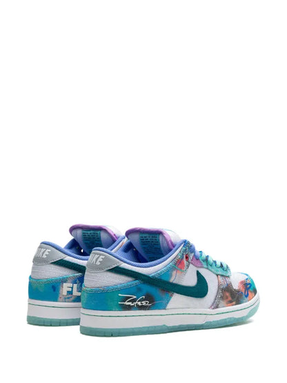 Nike x Futura Laboratories baskets SB Dunk 'Bleached Aqua'
