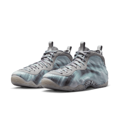 Nike Foamposite One
Tech Grey