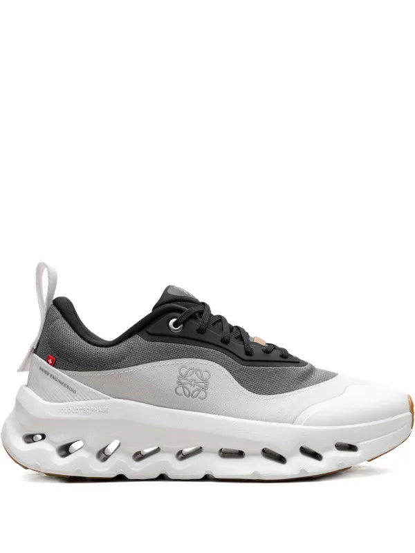 On x Loewe baskets Cloudtilt 2 'Black/White'