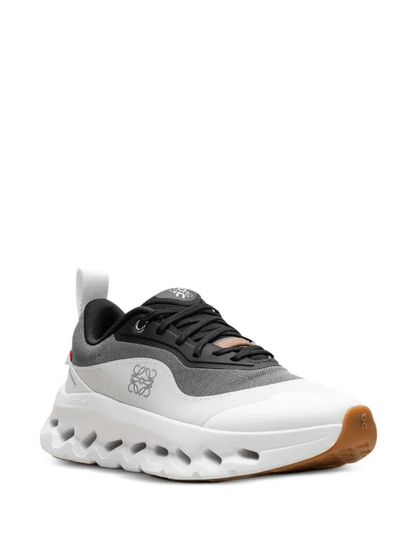 On x Loewe baskets Cloudtilt 2 'Black/White'