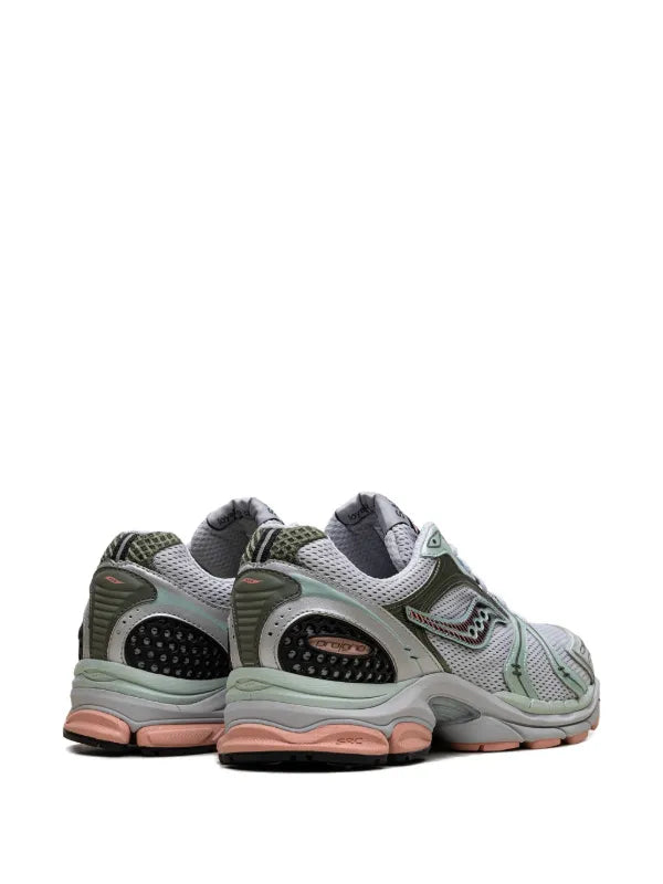 SAUCONY baskets ProGrid Triumph 4 CS