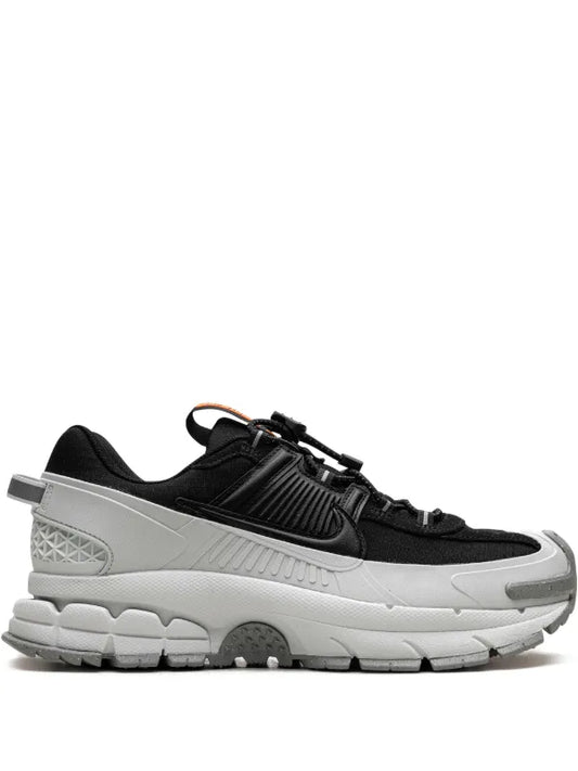 Nike  Zoom Vomero 5 Roam 'Black/Light Silver'
