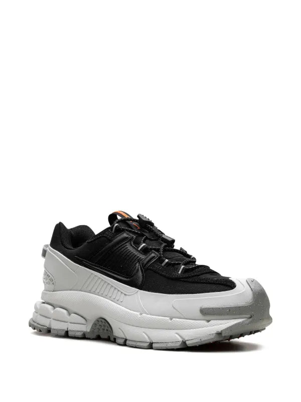Nike  Zoom Vomero 5 Roam 'Black/Light Silver'