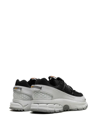 Nike  Zoom Vomero 5 Roam 'Black/Light Silver'